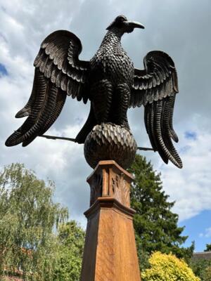 Exceptional Eagle Lectern  en Fully hand - Carved Wood, Belgium  19 th century