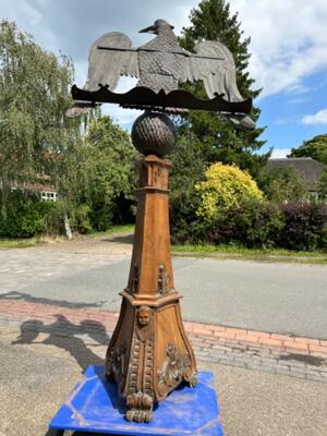 Exceptional Eagle Lectern  en Fully hand - Carved Wood, Belgium  19 th century