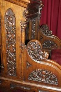 Exceptional Kneeler en wood oak / Red Velvet., Dutch 19th century