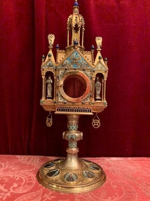 Exceptional Monstrance Stamped : J. Schreyer Aachen. Weight 2.55 Kgs. en full silver Gilt /  Precious Stones / enamel medalions / Enamel , Aachen - Germany 19th century