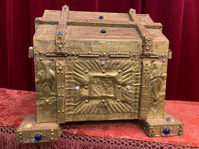 Extreme Exceptional Rare Reliquary Trunk / Case en Brass / Stones , 18 th century