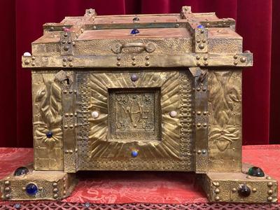 Extreme Exceptional Rare Reliquary Trunk / Case en Brass / Stones , 18 th century