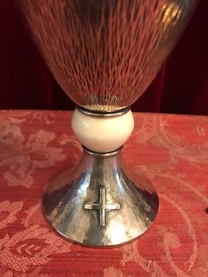 Full Silver Hand - Hammered Chalice  en full silver , Dutch 20th century