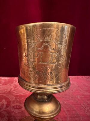 Chalice 15th Century ! style Gothic  en Brass, Belgium  15 th century / Fully hand - made / Gilt