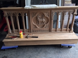 Communion - Kneeler style gothic en WOOD OAK, Dutch 19th century