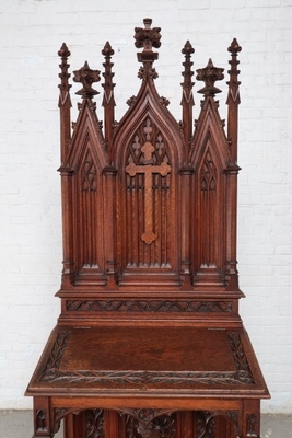 Kneeler  style Gothic en Oak Wood, France 19th century