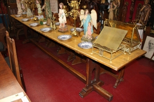 Monastery Table style Gothic en Oak, Belgium 18 th century