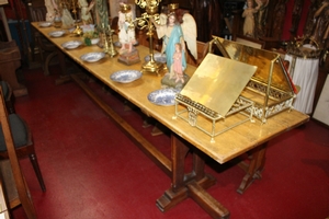 Monastery Table style Gothic en Oak, Belgium 18 th century