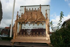 Relic Houses style gothic en wood polychrome, France 19th century