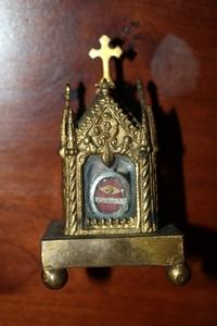 Reliquary With 2 Silver Thecas Of St. Helena, St. Cecilia.  style gothic en Brass / Bronze, France 19th century