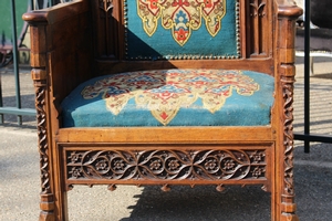 Seat  style Gothic en walnut, France 19th century