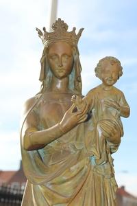 St. Mary Statue style gothic en bronze, France 19th century