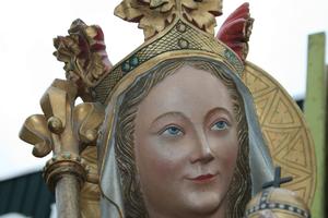 St. Mary Statue style gothic en SANDSTONE POLYCHROME, Dutch 19th century