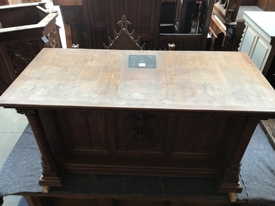 Altar style Gothic - style en Oak wood, Belgium 19th century