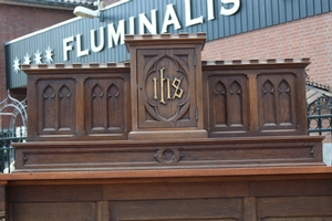 Altar style Gothic - style en Wood Oak, Belgium 19th century