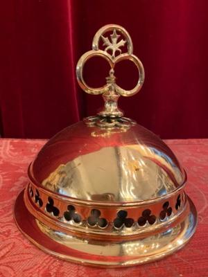 Altar - Bell style Gothic - style en Brass / Bronze / Polished and Varnished, Belgium 19 th century