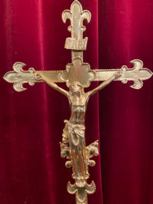 Altar - Cross style Gothic - style en Brass / Bronze / Polished and Varnished, Belgium  19 th century ( Anno 1890 )