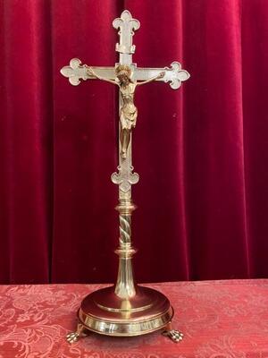 Altar - Cross style Gothic - Style en Brass / Bronze / Polished and Varnished, Belgium  19 th century