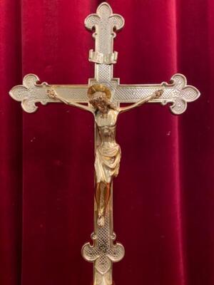 Altar - Cross style Gothic - Style en Brass / Bronze / Polished and Varnished, Belgium  19 th century