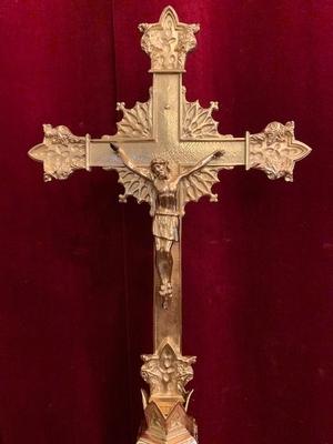 Altar - Cross style Gothic - style en Full Bronze / Polished and Varnished, France 19th century ( anno 1890 )