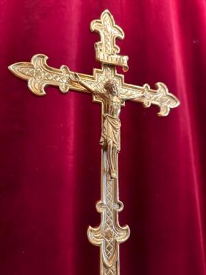 Altar - Cross style Gothic - Style en Brass / Bronze / Polished and Varnished, Belgium  19 th century ( Anno 1890 )