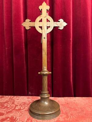 Altar - Cross style Gothic - Style en Wood Oak, Belgium  19 th century ( Anno 1885 )