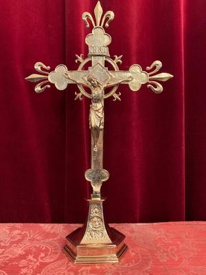 Altar - Cross style Gothic - Style en Brass / Polished / New Varnished, Belgium 19th century