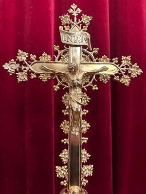 1 Gothic - Style Altar - Cross