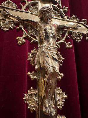 1 Gothic - Style Altar - Cross