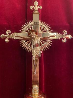 Altar - Cross style Gothic - Style en Brass / Bronze Polished / New Varnished, Belgium 19th century ( anno 1890 )