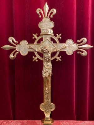 Altar - Cross style Gothic - style en Bronze / Polished and Varnished, Belgium  19 th century