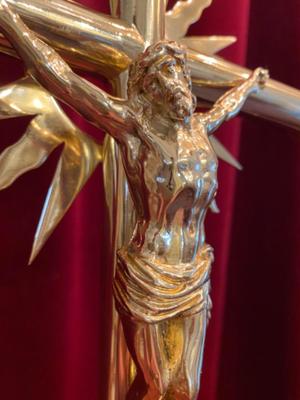 Altar - Cross style Gothic - style en Brass / Bronze / Polished and Varnished, Belgium  19 th century