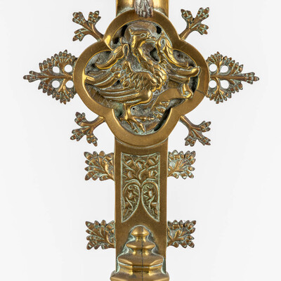 Altar - Cross By : J. Van Roosmalen, Utrecht Netherlands style Gothic - Style en Bronze, J. Van Roosmalen, Utrecht Netherlands 19 th century ( Anno 1887 )