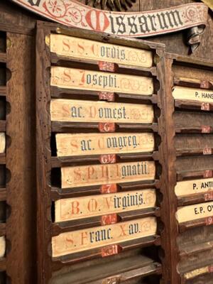 Attendance Board style Gothic - Style en Oak wood, Belgium  19 th century ( Anno 1875 )