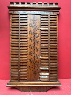 Attendance – Board style Gothic - Style en Wood Pitch - Pine, Belgium  19 th century ( Anno 1865 )