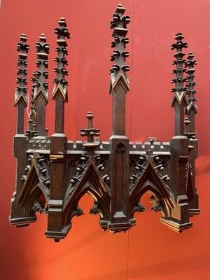 Baldachin style Gothic - style en Oak wood, Belgium 19th century ( anno 1875 )