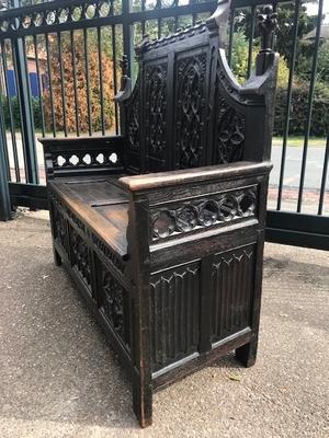 Bench style Gothic - style en Oak wood, Belgium 19th century