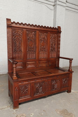 Bench  style Gothic - Style en Oak wood, France 19 th century