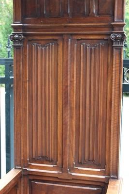 Bischop Seat style Gothic - style en walnut wood, France 19th century