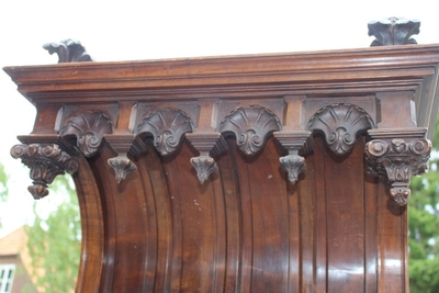 Bischop Seat style Gothic - style en walnut wood, France 19th century