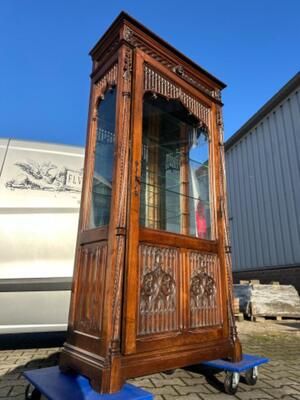 Cabinet  style Gothic - Style en Walnut wood / Glass, France 19 th century