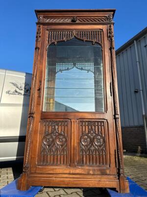 Cabinet  style Gothic - Style en Walnut wood / Glass, France 19 th century