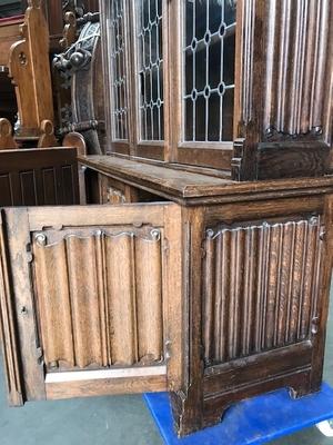 Cabinet style Gothic - style en Oak wood / Stained Glass, Belgium 19th century