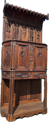 Cabinet style Gothic - Style en Walnut wood , France 19 th century ( Anno 1885 )