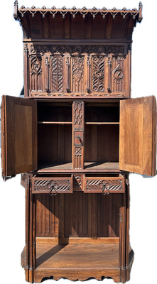 Cabinet style Gothic - Style en Walnut wood , France 19 th century ( Anno 1885 )