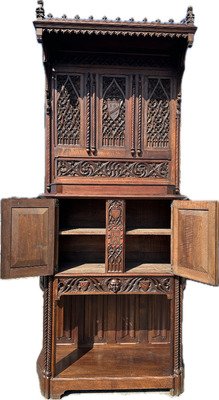 Cabinet  style Gothic - Style en Walnut wood , France 19 th century ( Anno 1885 )