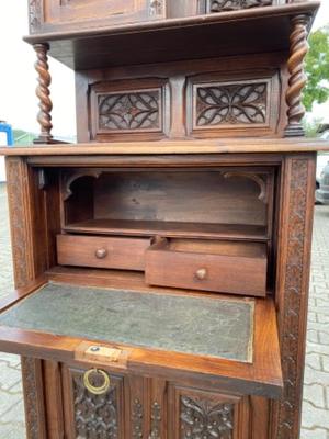 Cabinet  style Gothic - Style en Oak wood, Belgium 19 th century