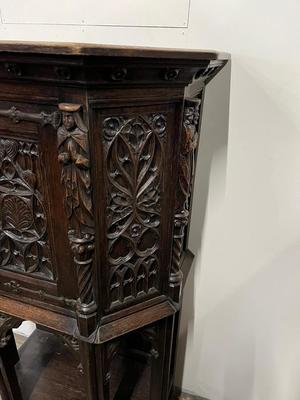 Cabinet  style Gothic - style en Oak wood, France 19 th century