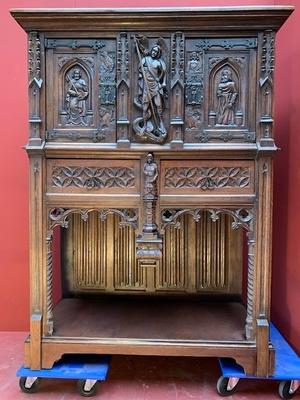 Cabinet With Imaginations Of St. Michael & The 4 Evangelists style Gothic - style en Oak wood, France 19th century