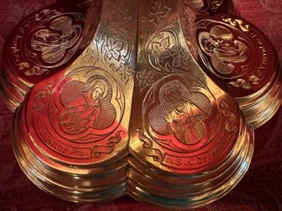 Chalice With Original Case style Gothic - Style en Brass / Gilt / Enamel / Silver Cuppa, Belgium  19 th century